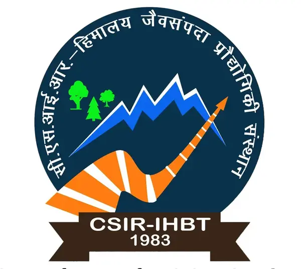 Students at 🇮🇳 Institute of Himalayan Bioresource Technology measure leaf area with mobile application Petiole Pro